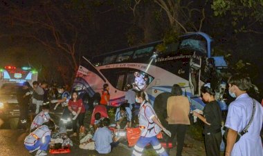 காஞ்சிபுரம் அருகே கருக்கு பேட்டை பகுதியில் அரசு பேருந்து தனியார் பேருந்து நேருக்கு நேர் மோதல்.