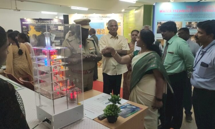 தேசிய அறிவியல் தினத்தை முன்னிட்டு மன்னர் திருமலை நாயக்கர்கல்லூரியில் சிறப்பு அறிவியல் கண்காட்சி